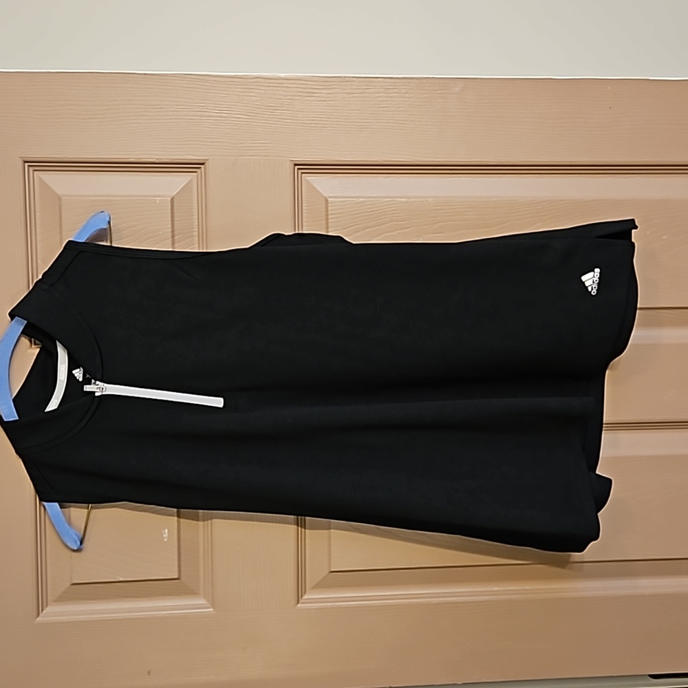 Addias sleeveless  golf shirt